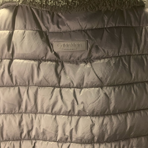 Calvin Klein Puffer Vest - Picture 9 of 10